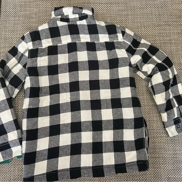 Tommy Bahama Size Med (10) Black and White Flannel Plaid Jacket w Fleece Lining - Picture 2 of 4